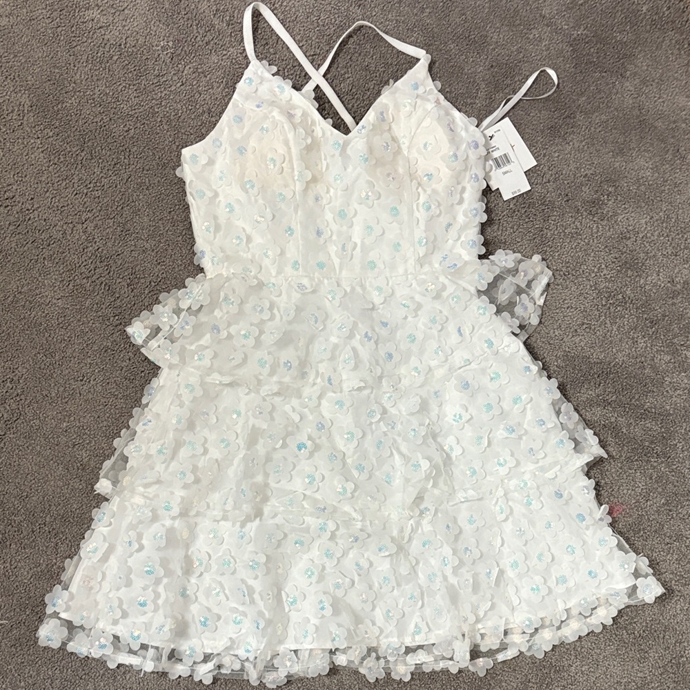 Womans White Floral Appliqué Tiered Dress